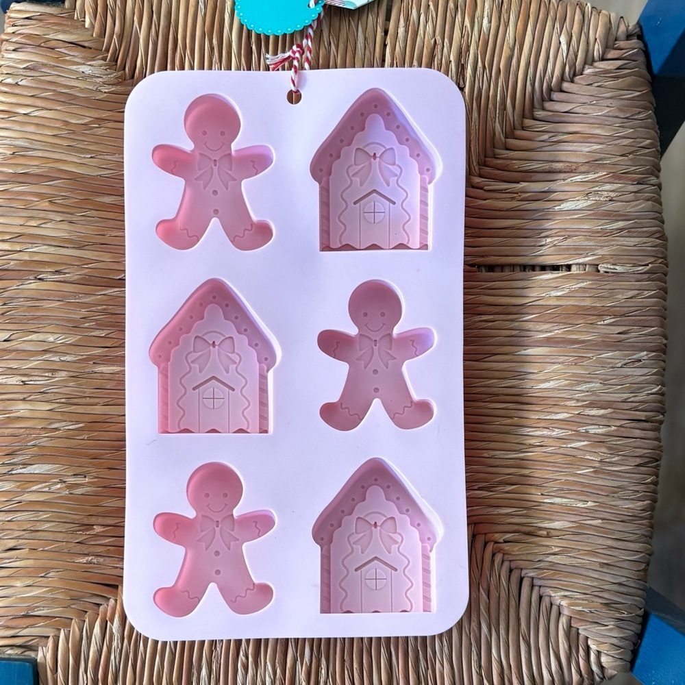 Gingerbread House Man SILICONE Cakelet Mold Baking Candy Mold Christmas NEW - Picture 2 of 5